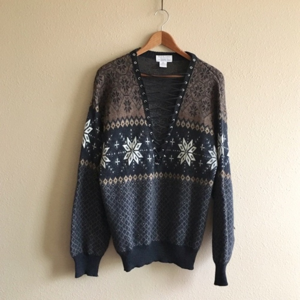 Vintage laced up sweater - Picture 2 of 5